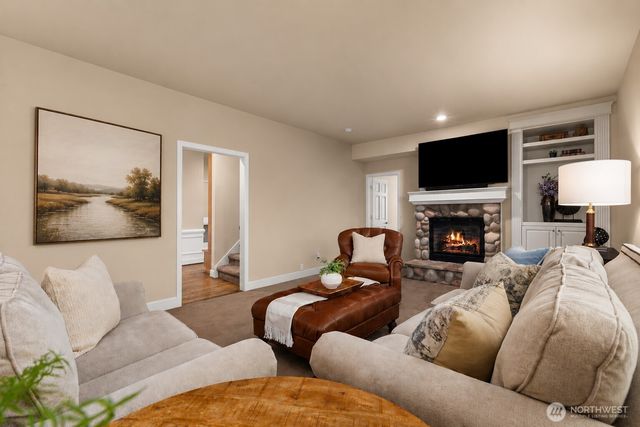 306 240th Place SE, Sammamish, WA 98074