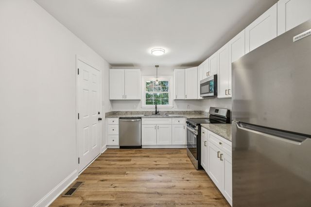 905 Royal Trl, Manchester, TN 37355