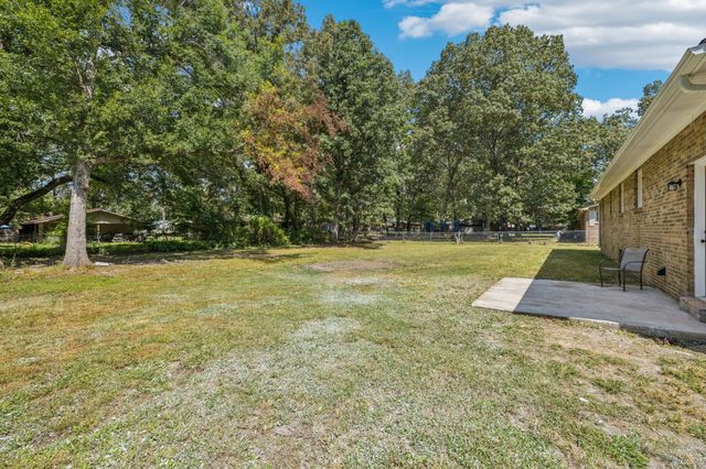 905 Royal Trl, Manchester, TN 37355