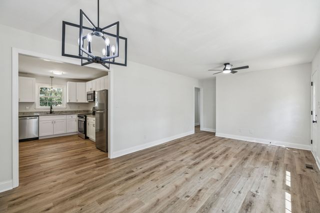 905 Royal Trl, Manchester, TN 37355