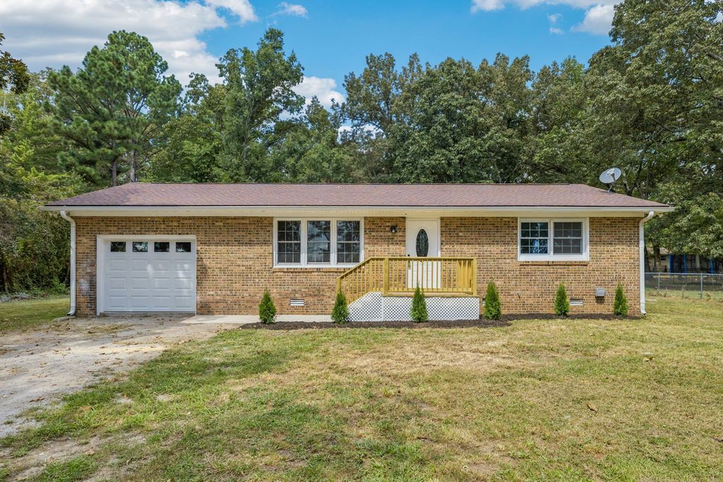 905 Royal Trl, Manchester, TN 37355