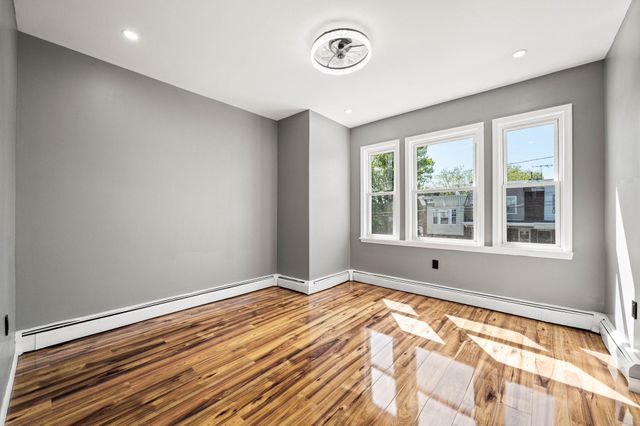 4841 D ST, Philadelphia, PA 19120