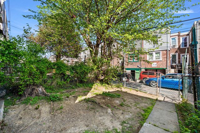 4841 D ST, Philadelphia, PA 19120