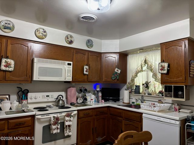 5B Monticello Drive B, Whiting, NJ 08759