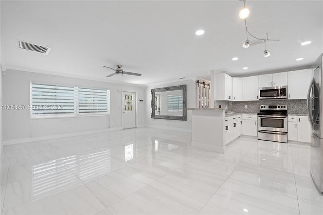 309 SE 3rd Terrace, Deerfield Beach, FL 33441