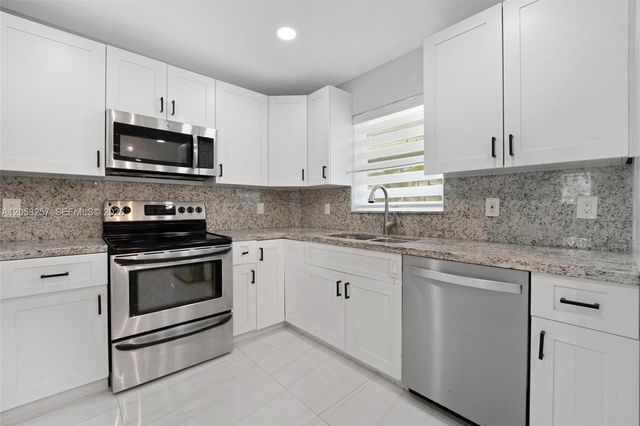 309 SE 3rd Terrace, Deerfield Beach, FL 33441