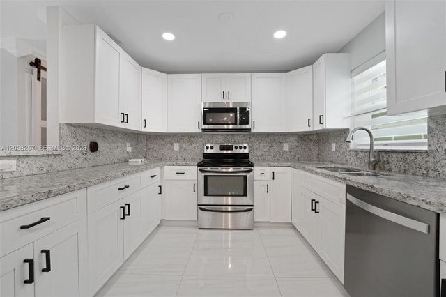 309 SE 3rd Terrace, Deerfield Beach, FL 33441
