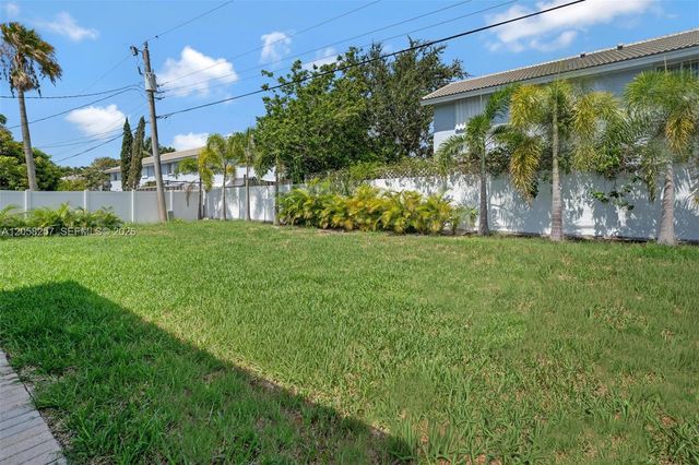 309 SE 3rd Terrace, Deerfield Beach, FL 33441