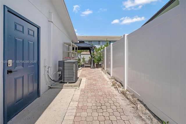 309 SE 3rd Terrace, Deerfield Beach, FL 33441