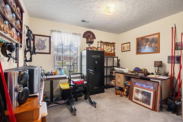 257 Holly Lane, Paris, KY 40361