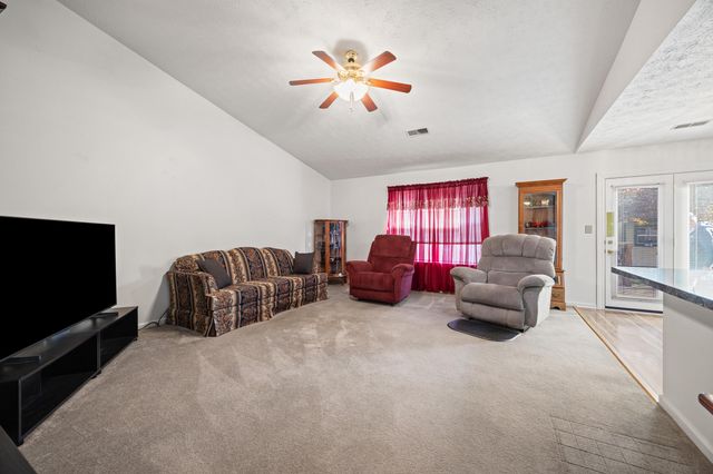 257 Holly Lane, Paris, KY 40361