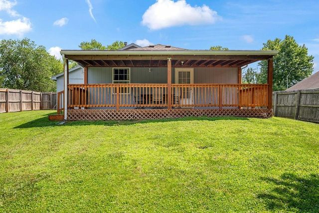 1044 Arrowhead Ridge, Independence, MO 64056