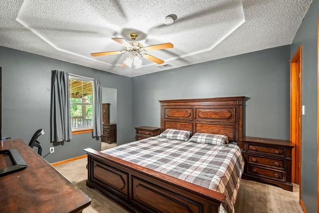 1044 Arrowhead Ridge, Independence, MO 64056