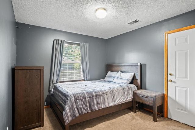 1044 Arrowhead Ridge, Independence, MO 64056