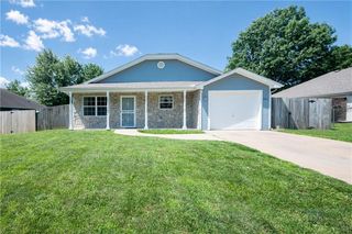 1044 Arrowhead Ridge, Independence, MO 64056