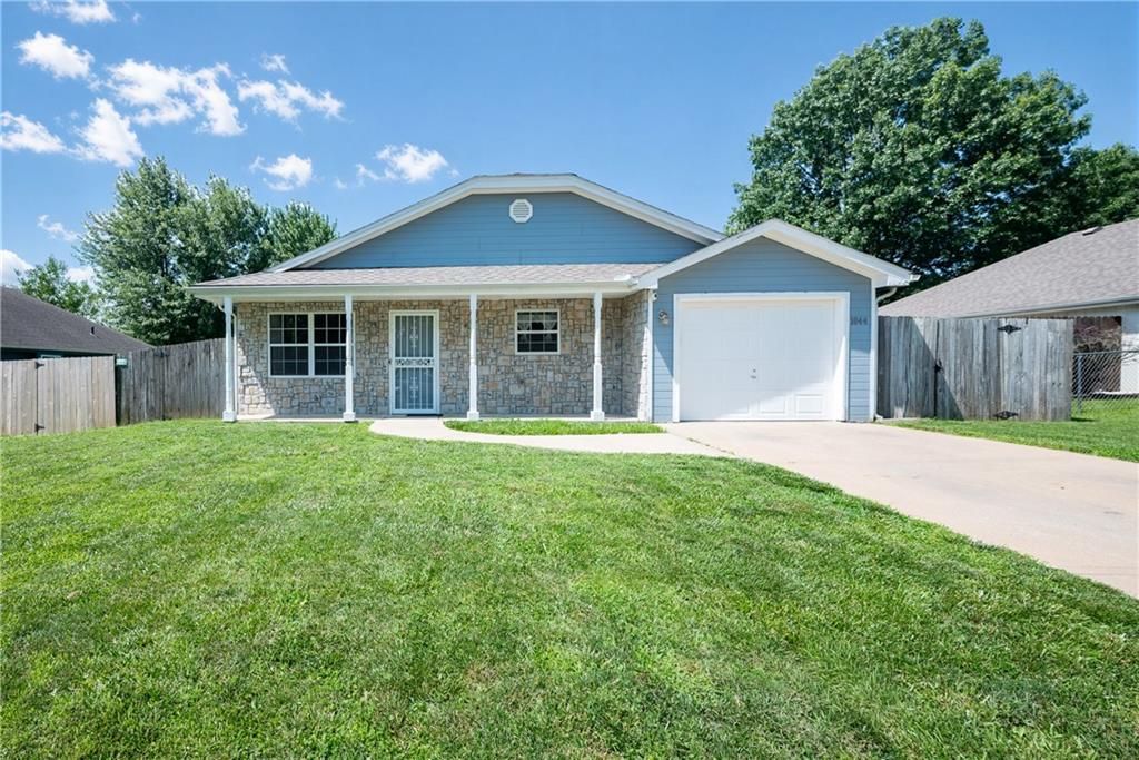 1044 Arrowhead Ridge, Independence, MO 64056