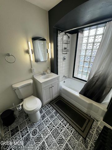 612 Union Street 2, Schenectady, NY 12305