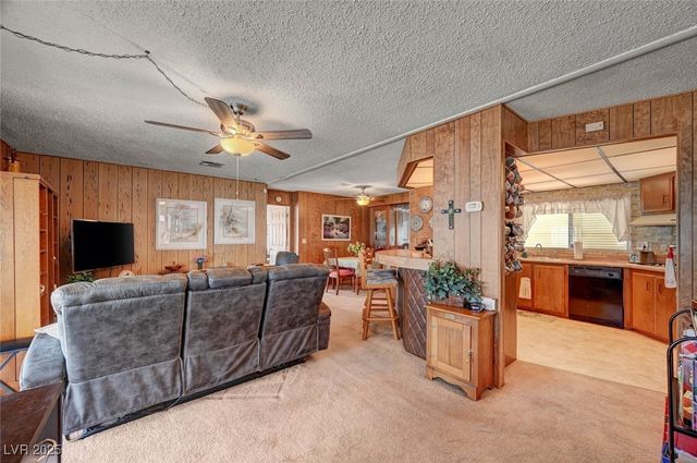 5035 Royal Avenue, Las Vegas, NV 89103