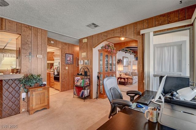 5035 Royal Avenue, Las Vegas, NV 89103