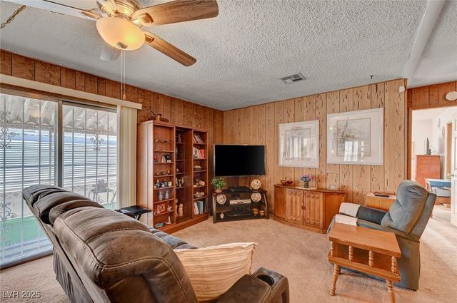 5035 Royal Avenue, Las Vegas, NV 89103