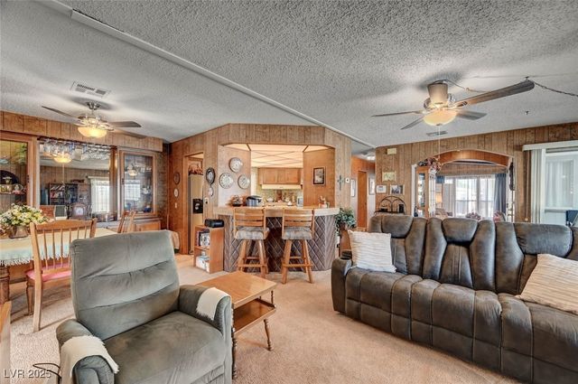 5035 Royal Avenue, Las Vegas, NV 89103