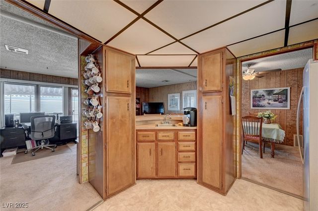 5035 Royal Avenue, Las Vegas, NV 89103