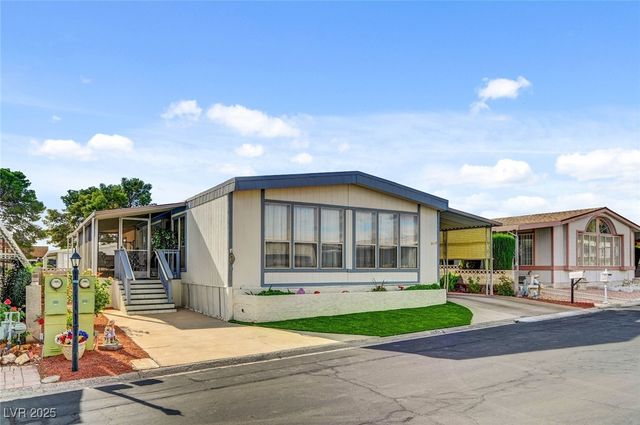 5035 Royal Avenue, Las Vegas, NV 89103