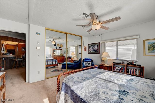 5035 Royal Avenue, Las Vegas, NV 89103