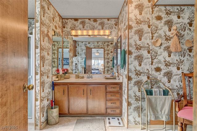 5035 Royal Avenue, Las Vegas, NV 89103