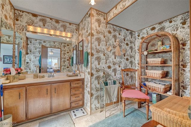 5035 Royal Avenue, Las Vegas, NV 89103