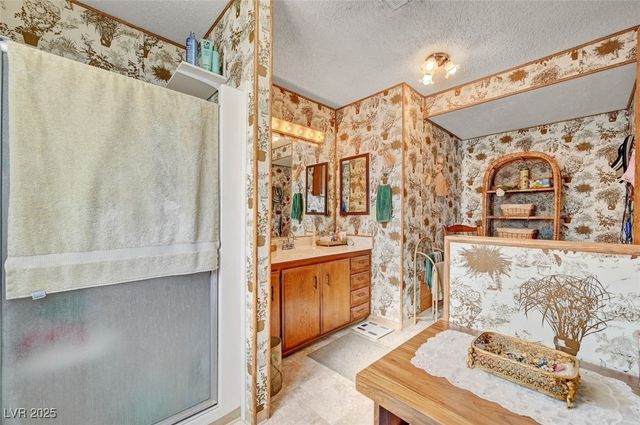 5035 Royal Avenue, Las Vegas, NV 89103