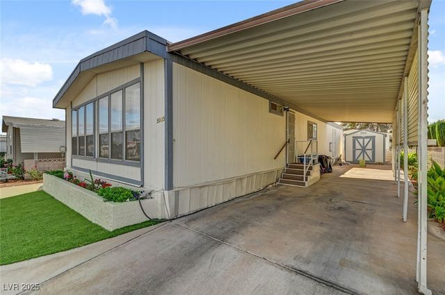 5035 Royal Avenue, Las Vegas, NV 89103