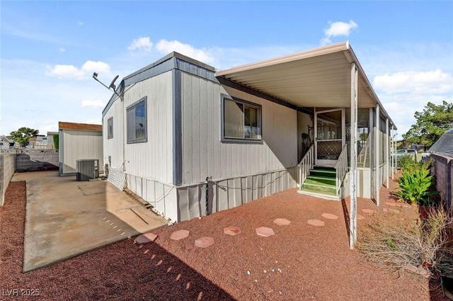 5035 Royal Avenue, Las Vegas, NV 89103