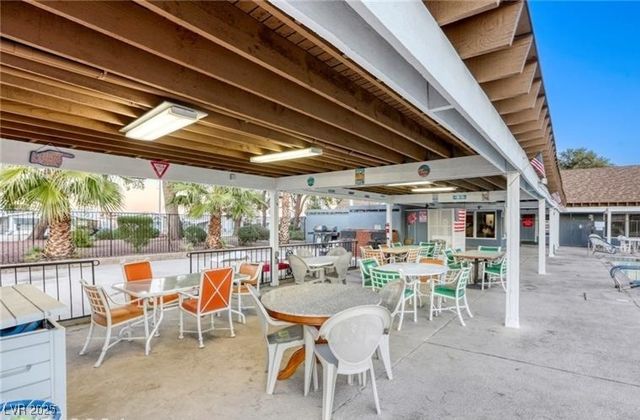 5035 Royal Avenue, Las Vegas, NV 89103