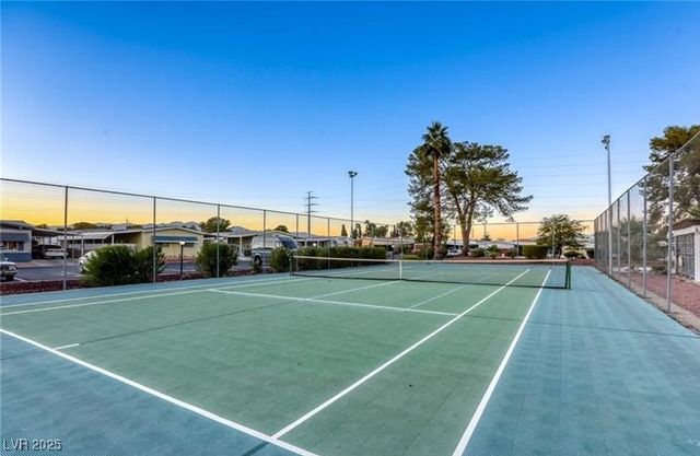 5035 Royal Avenue, Las Vegas, NV 89103