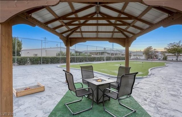 5035 Royal Avenue, Las Vegas, NV 89103