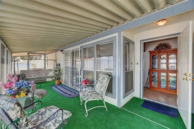 5035 Royal Avenue, Las Vegas, NV 89103