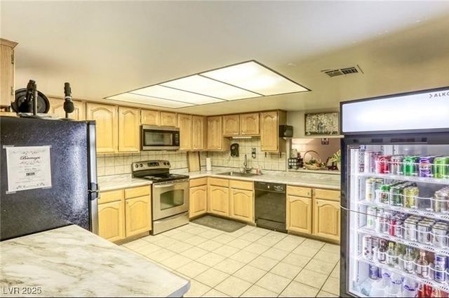 5035 Royal Avenue, Las Vegas, NV 89103