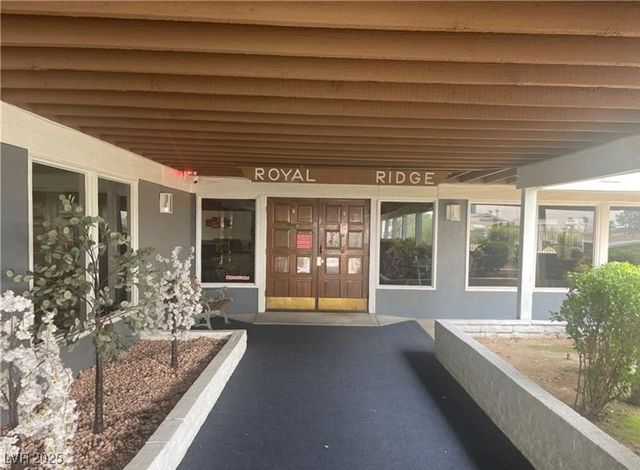 5035 Royal Avenue, Las Vegas, NV 89103