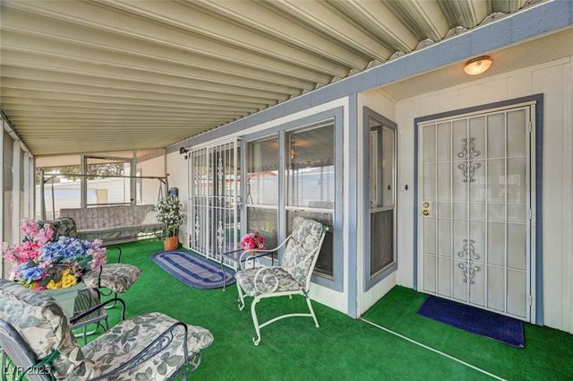 5035 Royal Avenue, Las Vegas, NV 89103