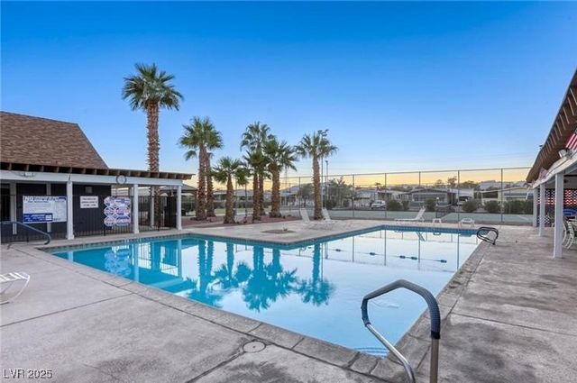 5035 Royal Avenue, Las Vegas, NV 89103