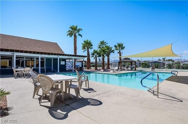 5035 Royal Avenue, Las Vegas, NV 89103