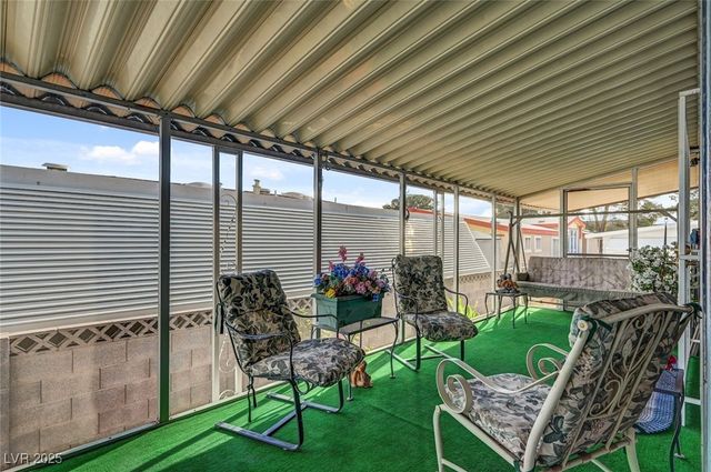 5035 Royal Avenue, Las Vegas, NV 89103