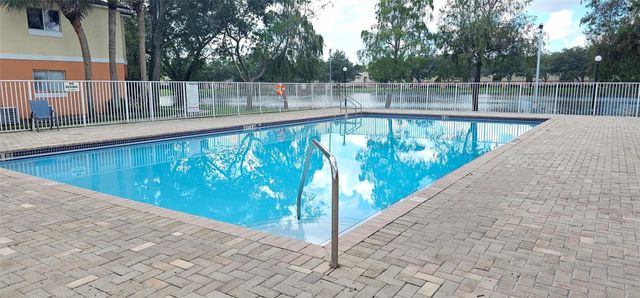 3650 N 56th Avenue 518-5, Hollywood, FL 33021