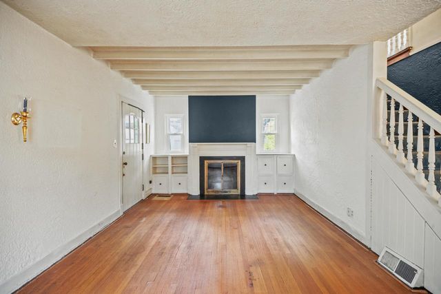 5039 N Woodruff AVENUE, Whitefish Bay, WI 53217