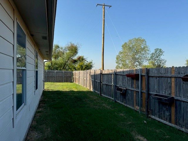 500 Brookbank Drive, Crowley, TX 76036