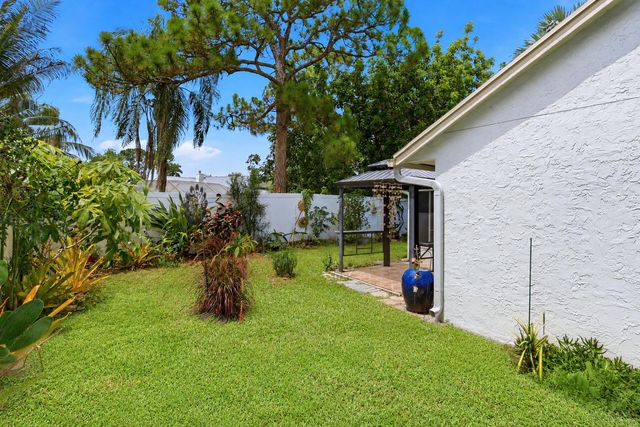 117 Sherwood Drive, Royal Palm Beach, FL 33411