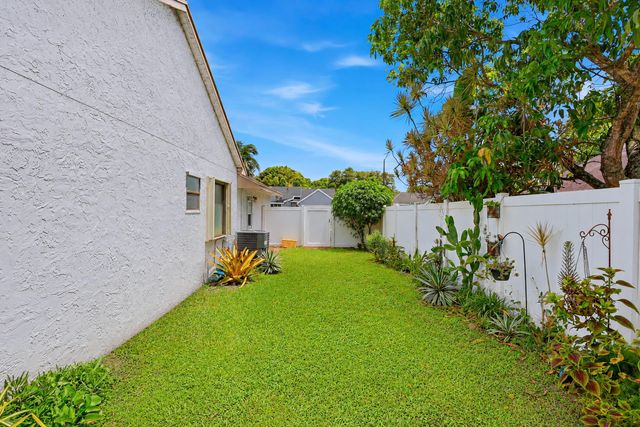 117 Sherwood Drive, Royal Palm Beach, FL 33411