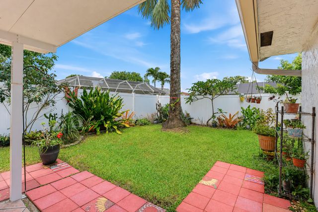 117 Sherwood Drive, Royal Palm Beach, FL 33411