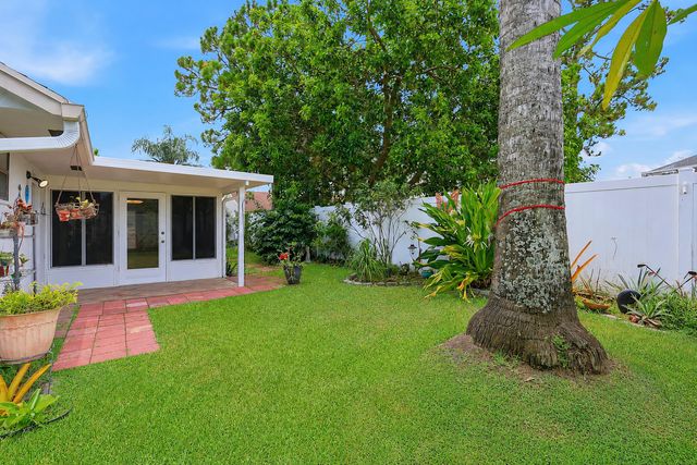 117 Sherwood Drive, Royal Palm Beach, FL 33411